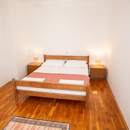 House Emilija Apartment Новаля Екстериор снимка