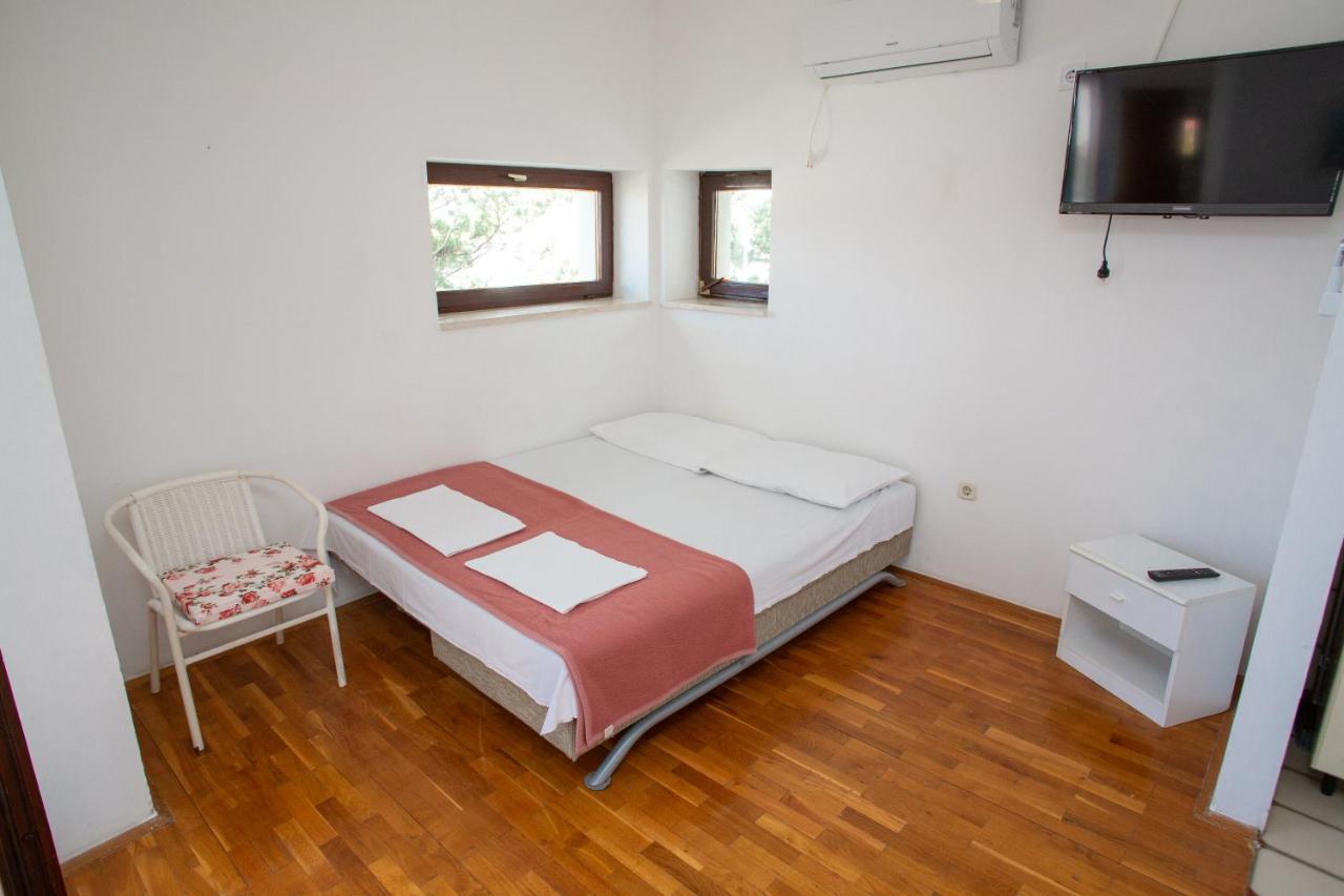 House Emilija Apartment Новаля Екстериор снимка